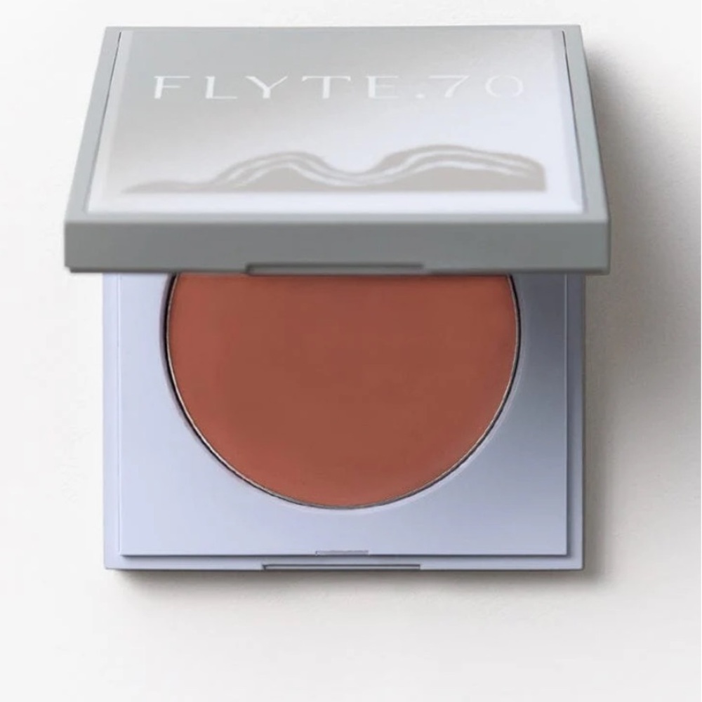 NIB Flyte.70 HazyCheek.Crème - Look of Love